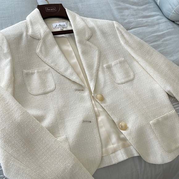 White blazer - Picture 1 of 3
